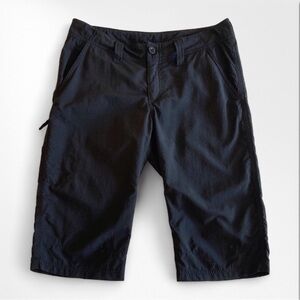 THE NORTH FACE Lightweight Black Bermudas Shorts Size 6